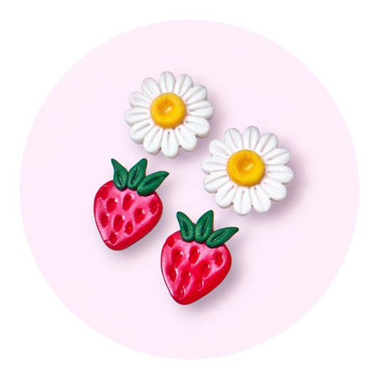 Midsommar - jordgubbar & prästkragar (2 par studs)