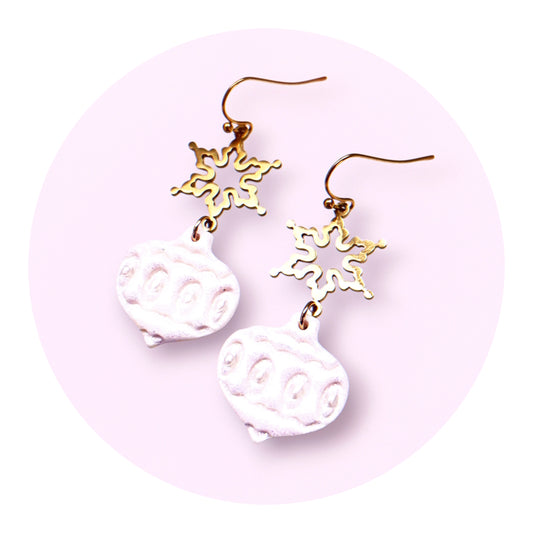 Julkulor med snöflingor, vitt regnbågsglitter